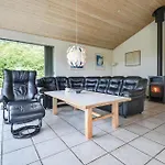 Four-bedroom In Semesterbostad *