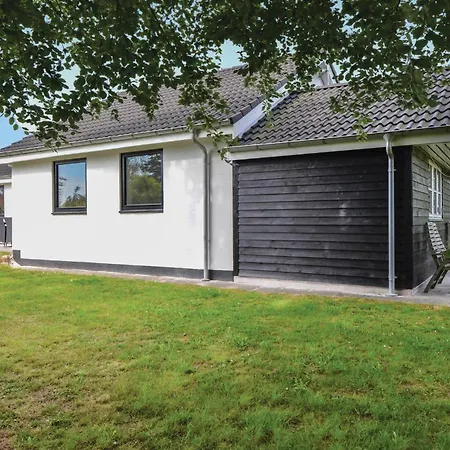 Gorgeous Home In Ebeltoft With Sauna